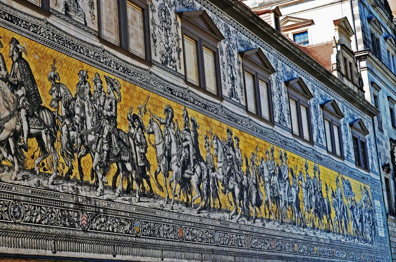 17_A porcelain tiles mural depicting 34 Saxon rulers.jpg