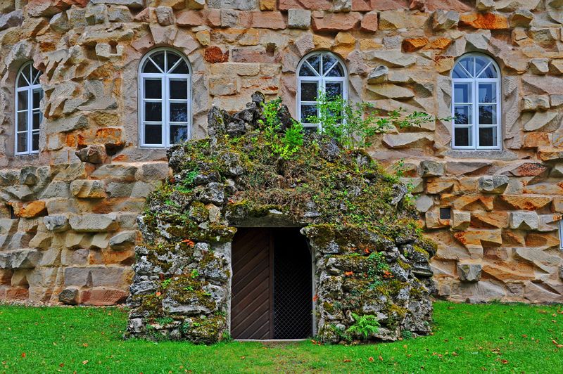 27_Hermitage Park Old Palace.jpg
