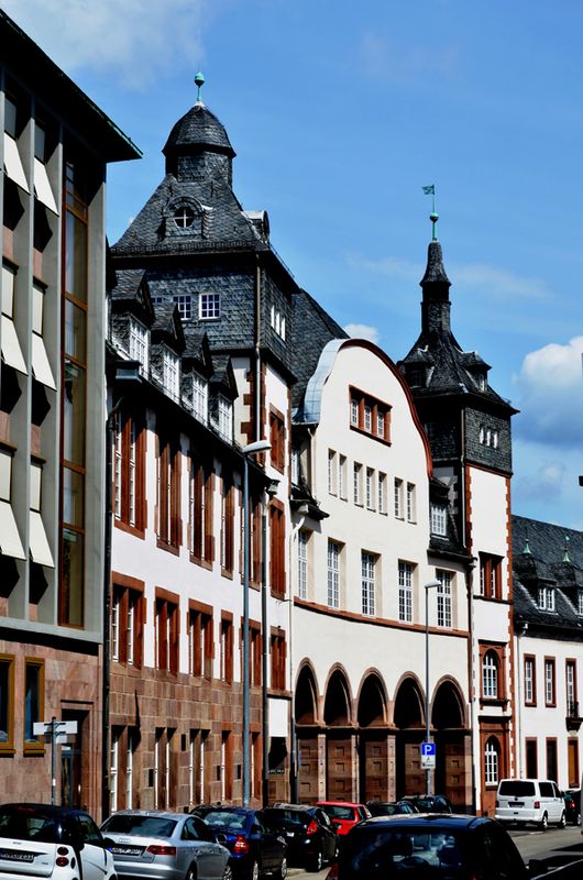 06_Unique architecture.jpg