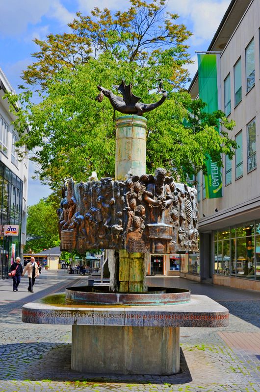 07_Vintners Fountain.jpg