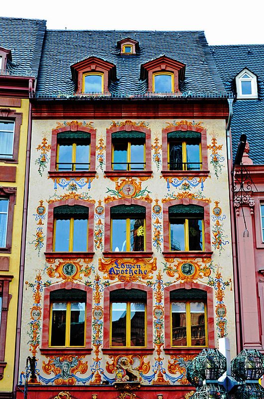 11_A building at Market Square.jpg