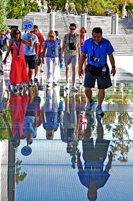05_Tourists amused at the entry.jpg