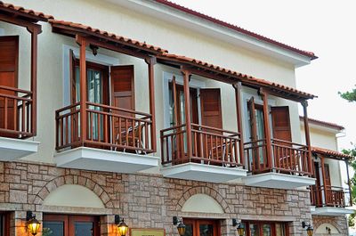 03_Balconies upstairs.jpg