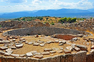 07_Mycenae Archaeological Site.jpg