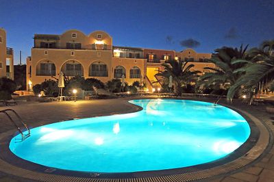 08_Hotel pool.jpg