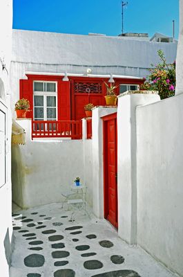 19_Red and white.jpg