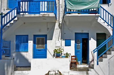 21_Blue and white.jpg