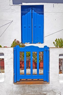 24_Blue and white.jpg