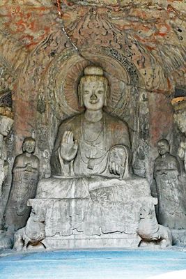 Longmen Grottoes_02.jpg
