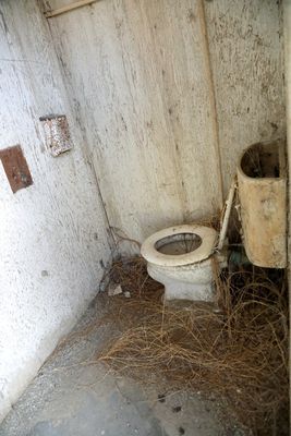 Keeler swimming pool bathroom