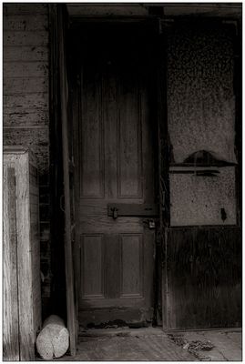 750_3665-Mono Door.jpeg