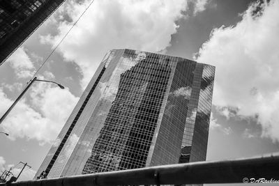 Reflection of the Green Building