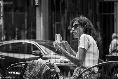 Taking Pictures of the Artiste