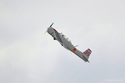 Fly_in_LFLN056s.jpg