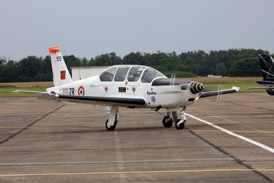 Fly_in_LFLN121s.jpg