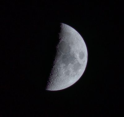 First Quarter Moon (48% illumination) 31-Oct-2022