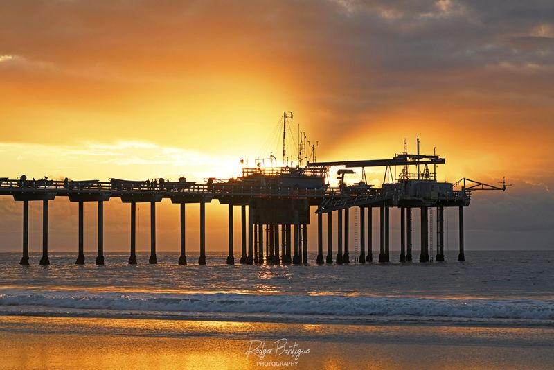 Crazy sun rays at Scripps Pier