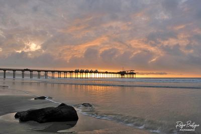 Interesting light at Scripps Pier