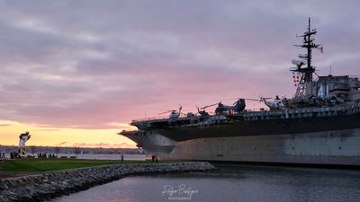 USS Midway museum and the kissing statue