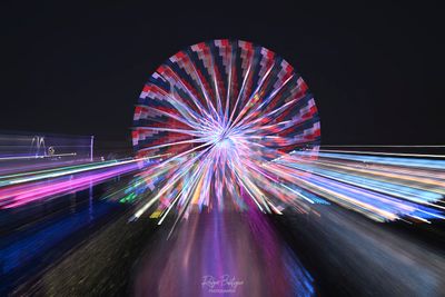 Zooming in on the Ferris Wheel , San Diego Fair