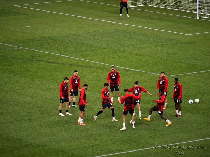 240531_182925_0558 Young Heat (42m to Kick Off)