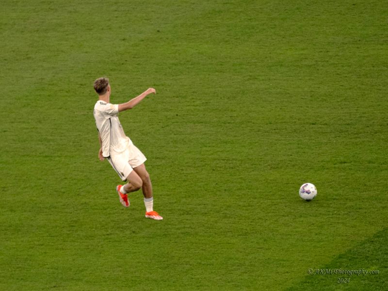 240531_191904_0904 It Dont Mean A Thing, If Huijsen Aint Got That Swing (8 Mins)