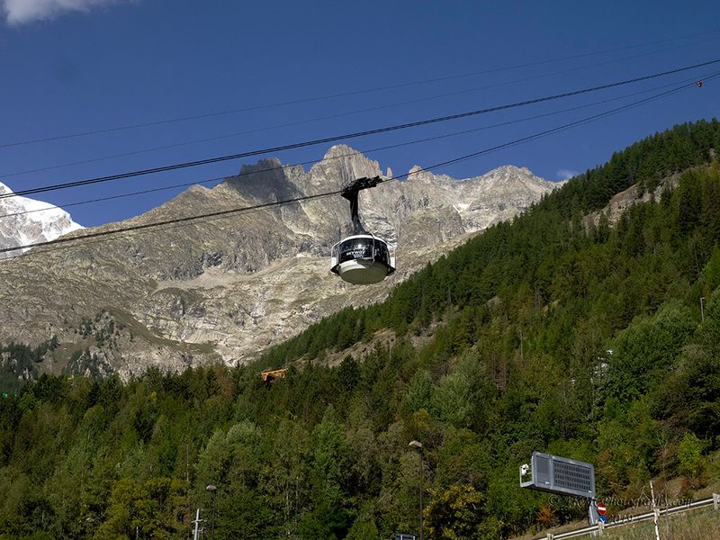 190917_114216_4981 A Closer Gondola View (Tue 17 Sep 19)