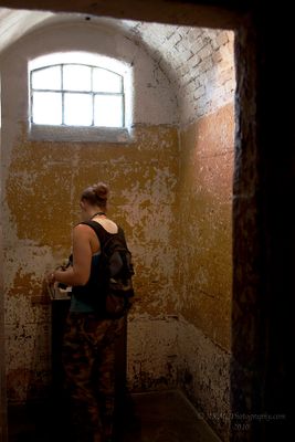 101224_114310_13190 The Condemned Cell II (Fri 24 Dec 10)