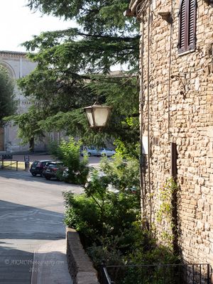 160830_094455_2060 The Stone, The Light And The Car Park