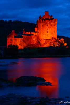 Eilan Donan Castle at Night