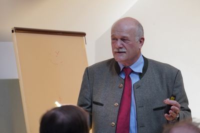 Prof. Manfred Schlch