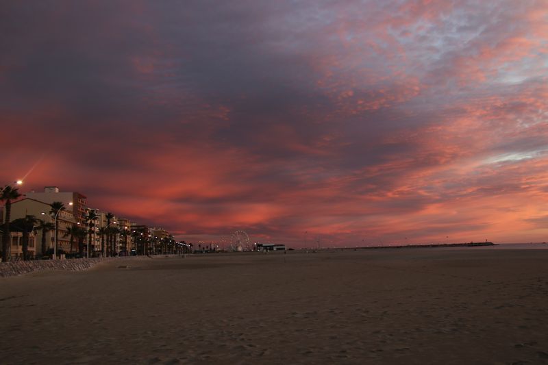 Le soleil se couche sur la plage de Canet - Sunset on the Canet beach