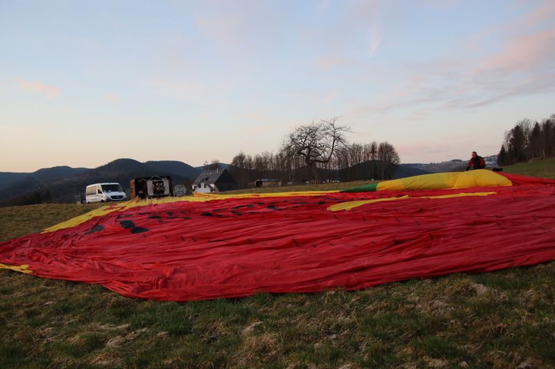 Le ballon mesure 28 mtres de hauteur, 26 mtres de diamtre et 8500m3 de volume