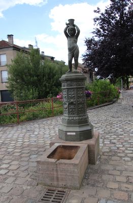 L'enfant  Raon l'Etape - The child in Raon l'Etape