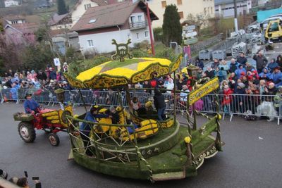   Le mange enchant - The magic carrousel