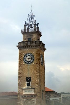 Torre dei Caduti on the Piazza Matteoti