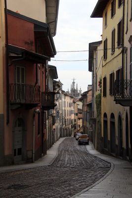 the picturesque via Pignolo connects the lower town Citta Bassa to the upper town Citta Alta