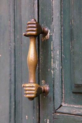 Une poigne de porte trs originale  Cuiseaux dans l'Ardche - An original door handle  that I like a lot