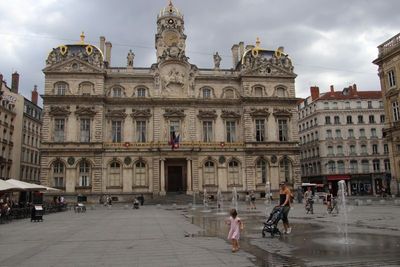 L'htel de ville sur la place des Terreaux - The magnificent City Hall