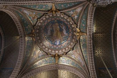 L'intrieur de cette basilique est un joyau d'lgance et de raffinement!