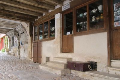 Les Arcades de la place de l'Htel de Ville