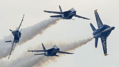 Blue Angels Maneuver: Diamond Low Break Cross
