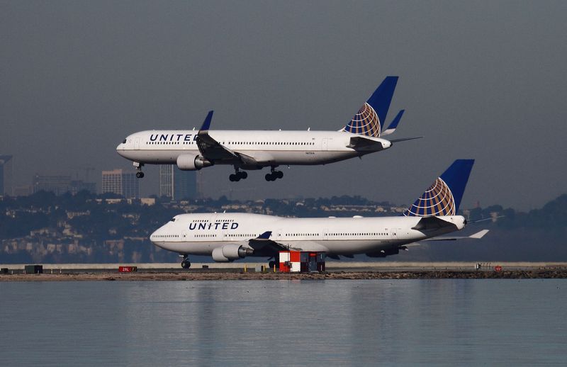 San Francisco,CA UAL 767 & 747  1-23-15 150 PM #4.JPG