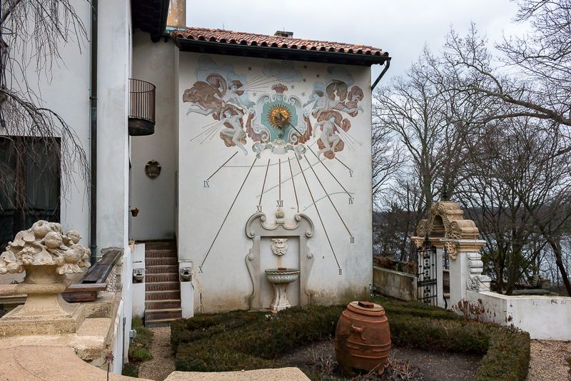 The Sundial Wall Clock