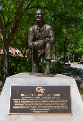 Robert L. (Bobby) Dodd