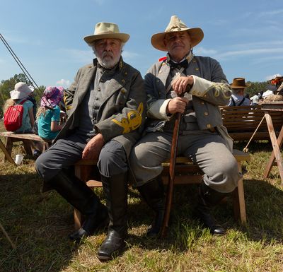 General Lee And Aide