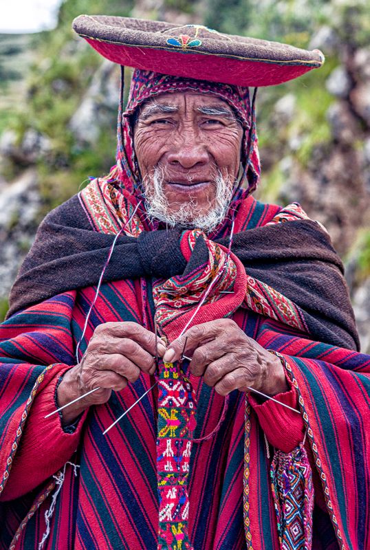 Quechua Knitter