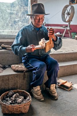 Master Weaver Miguel Andrango