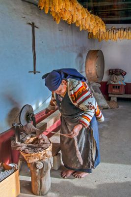 Olivia Andrango Spinning Wool