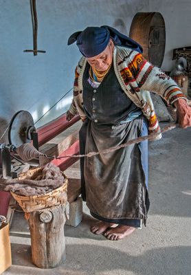 Olivia Andrango Spinning Wool